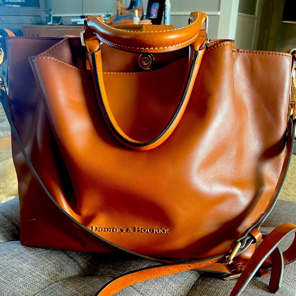 Dooney & Bourke (CIty Large Barlow)